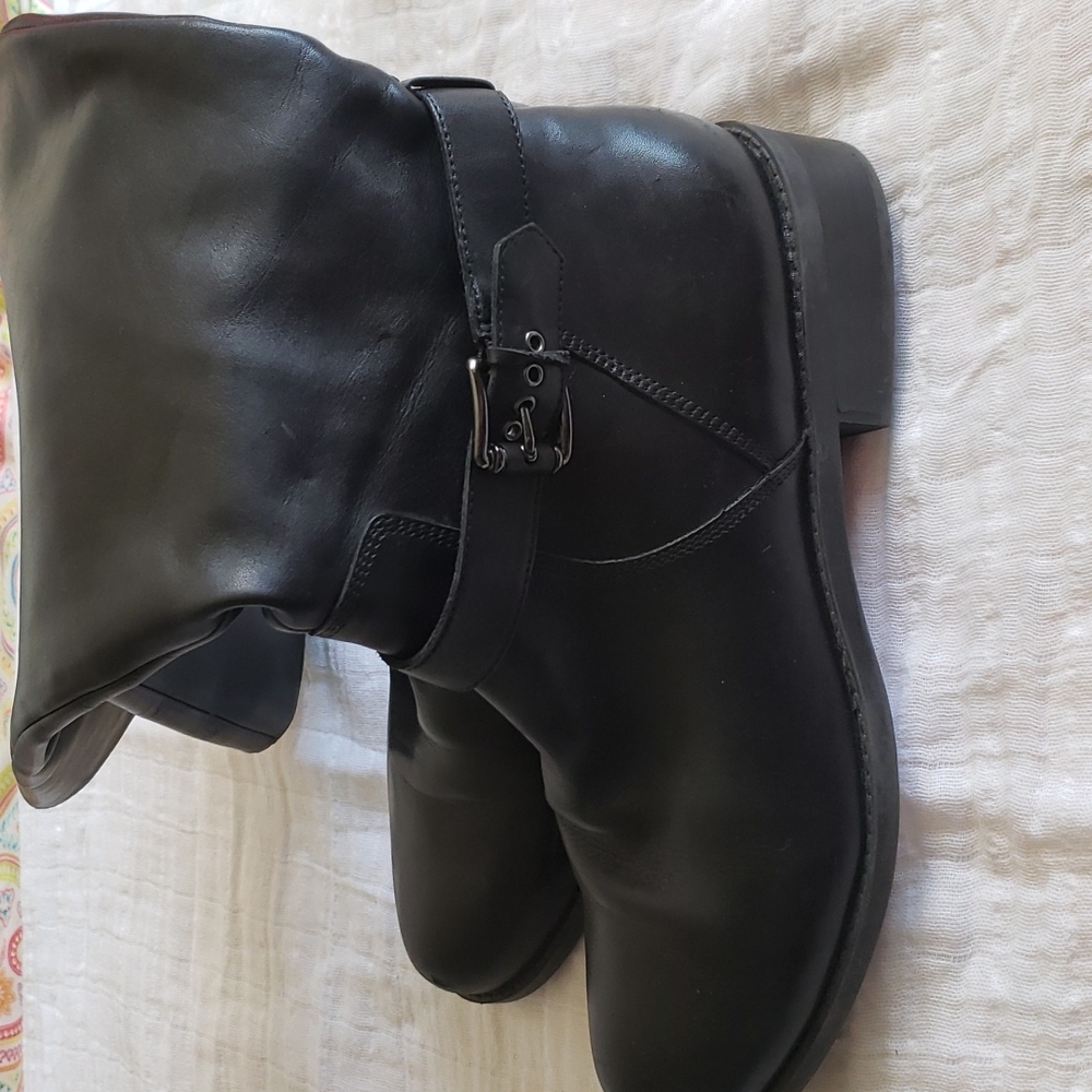 Me Too Black Boots WC